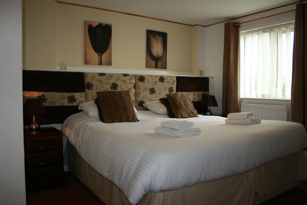 The Leaking Well Bed & Breakfast Dunhampton Dış mekan fotoğraf
