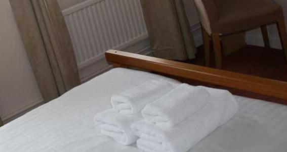 The Leaking Well Bed & Breakfast Dunhampton Oda fotoğraf